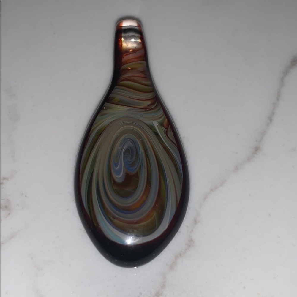Blown glass pendant in GUC